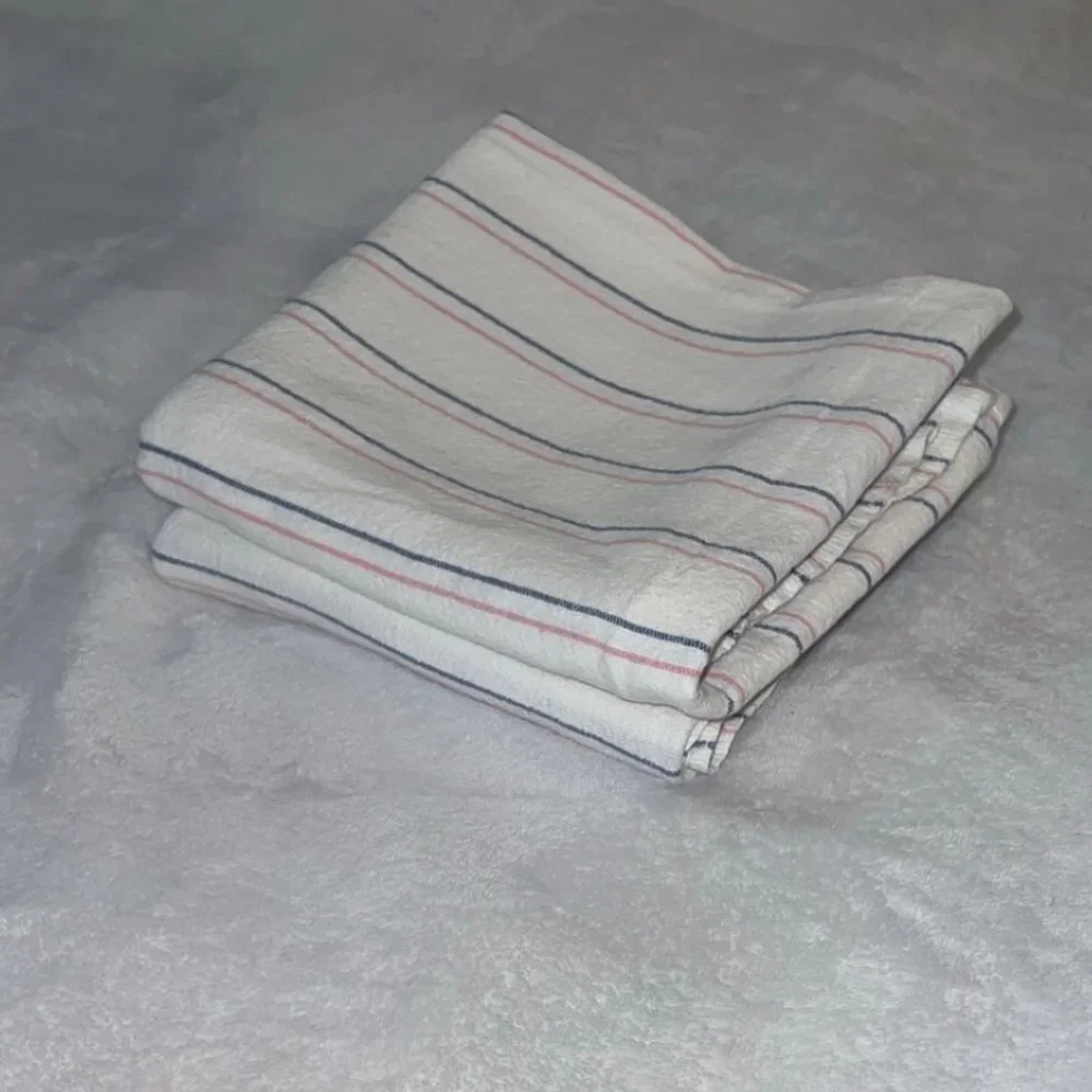 2 Comfy Baby Swaddles 30 x 32 NWT